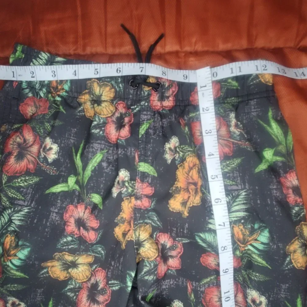 Psycho Tuna Swim Trunks Youth Medium 10-12‎ Board Shorts Hawaii Tropical Flowers